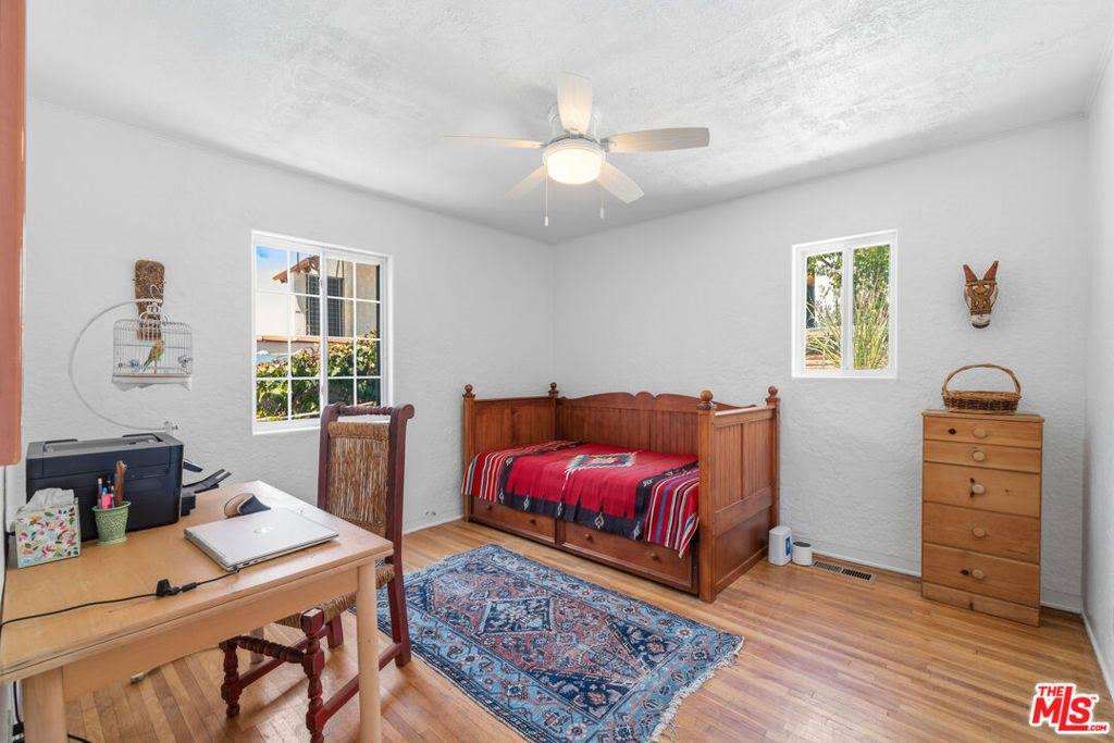929 Dexter Street, Los Angeles, CA 90042