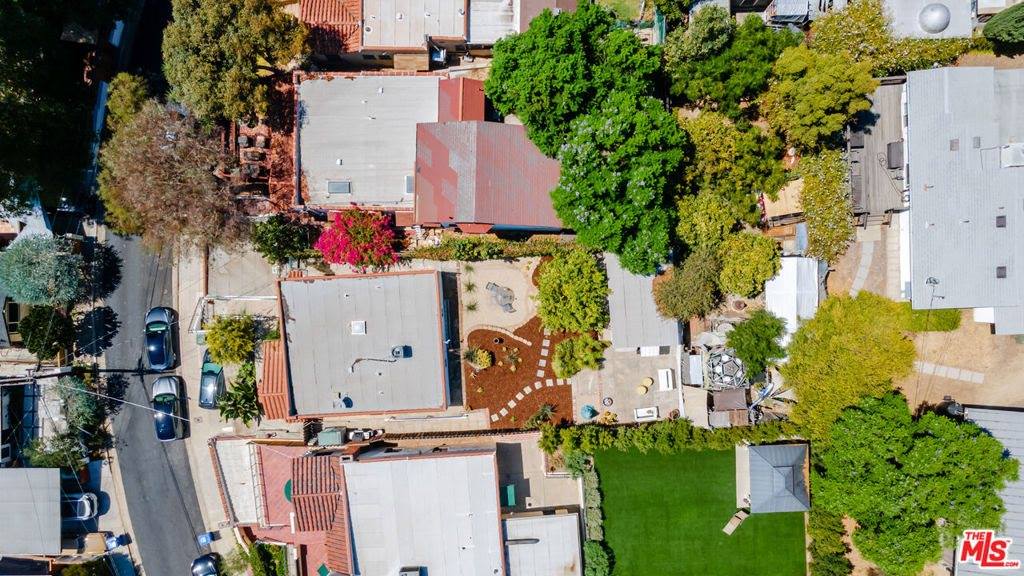 929 Dexter Street, Los Angeles, CA 90042