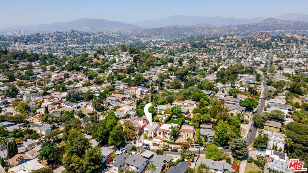 929 Dexter Street, Los Angeles, CA 90042
