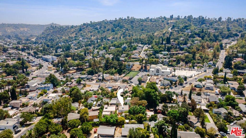 929 Dexter Street, Los Angeles, CA 90042