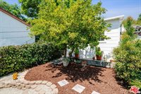 929 Dexter Street, Los Angeles, CA 90042