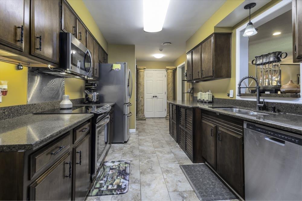 5044 Whitewater Cv, Memphis, TN 38117