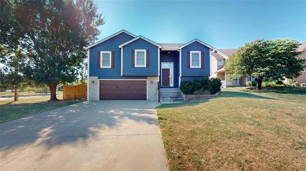 3401 Tillerman Drive, Lawrence, KS 66049