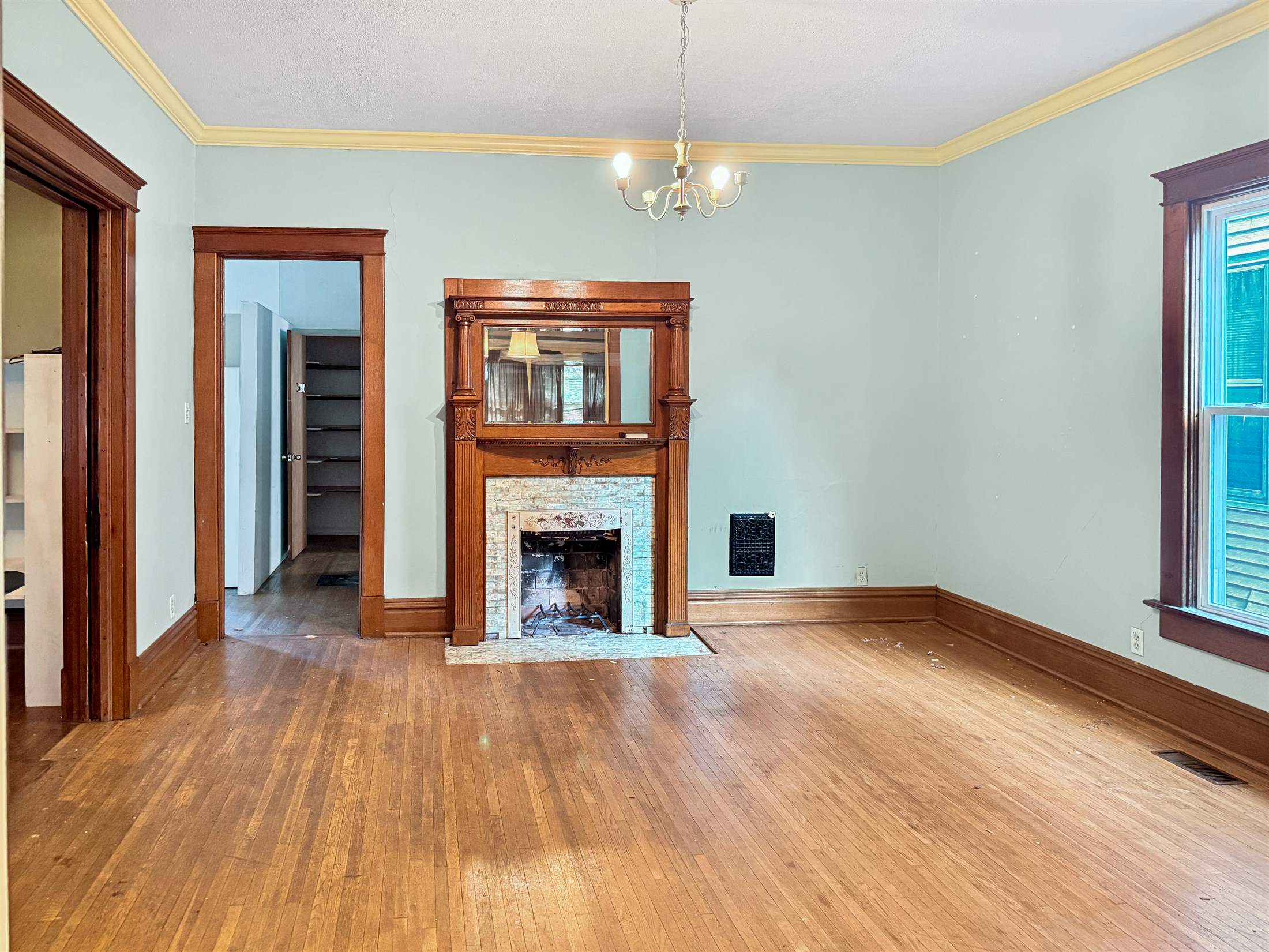 1229 S 8th, Terre Haute, IN 47802