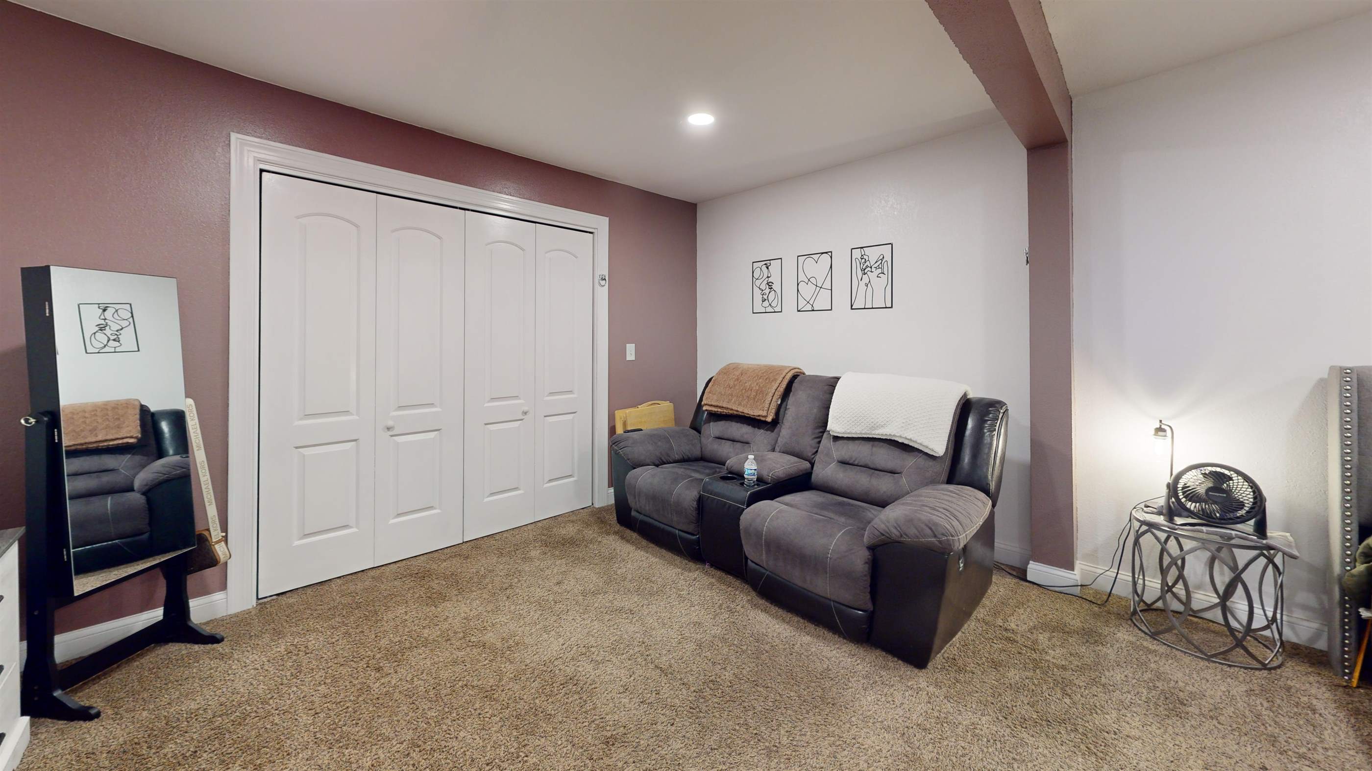 9205 S Chicago RD, Oak Creek, WI 53154