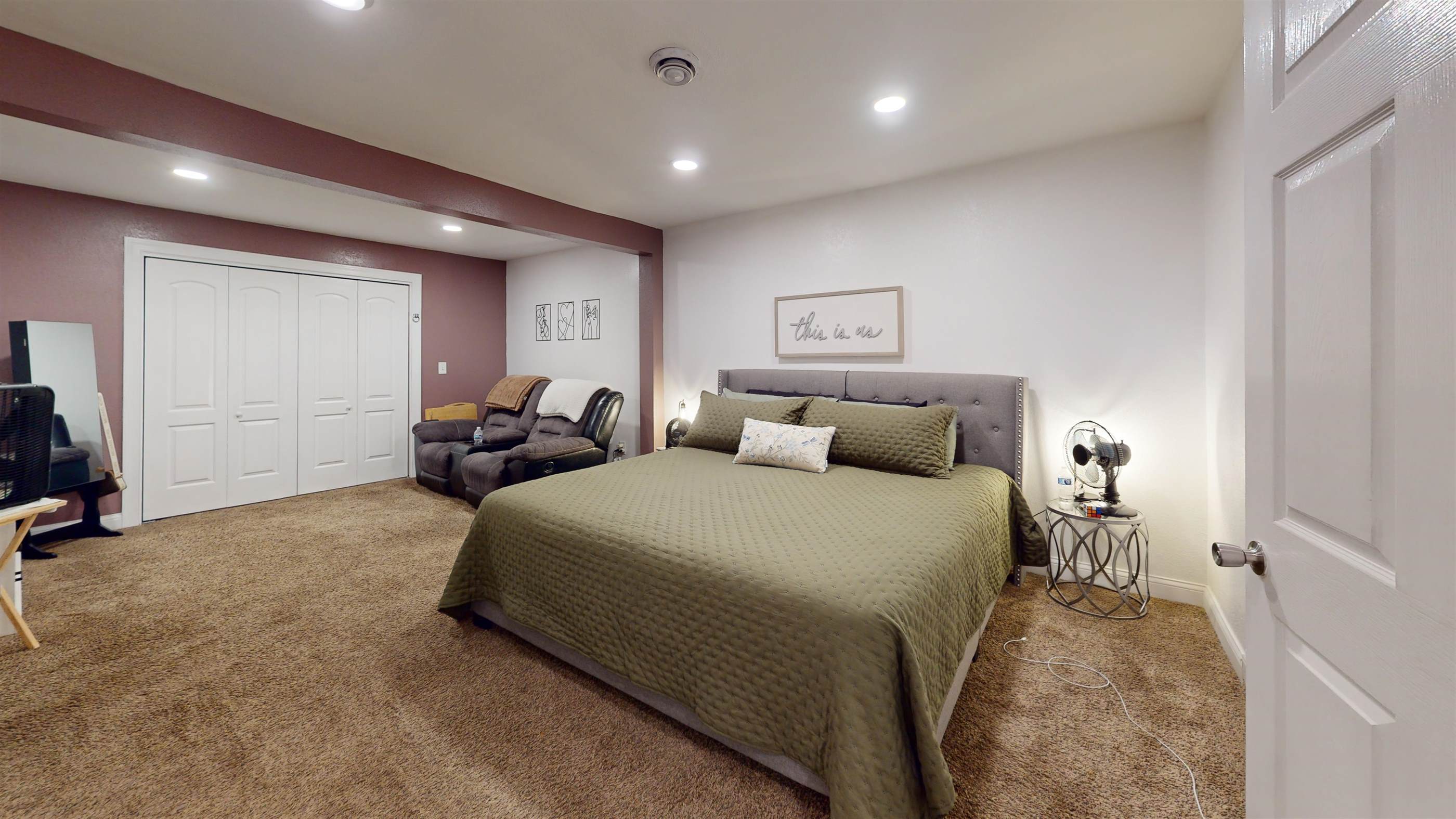 9205 S Chicago RD, Oak Creek, WI 53154