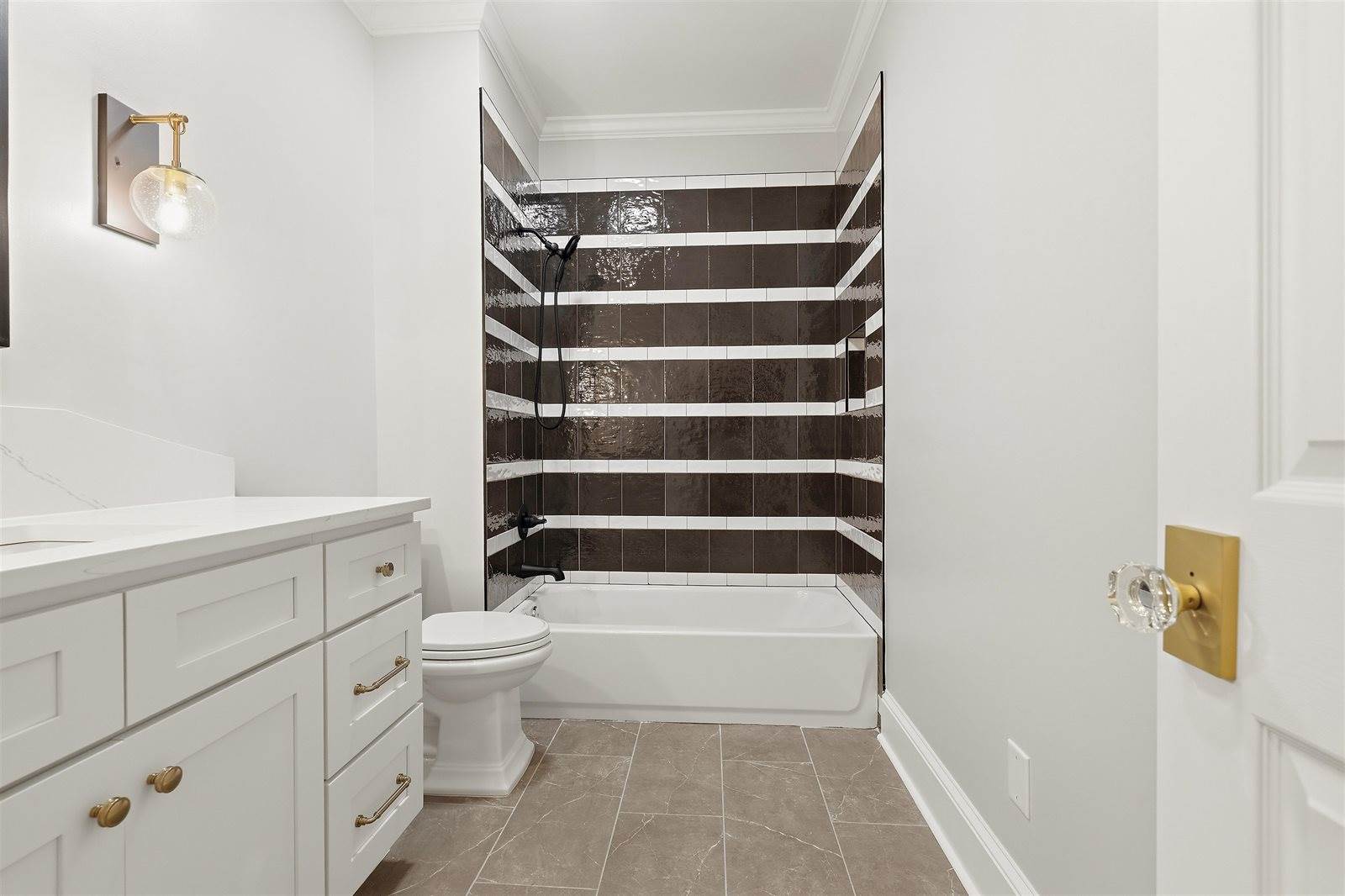 425 North River Oaks Rd, Memphis, TN 38120