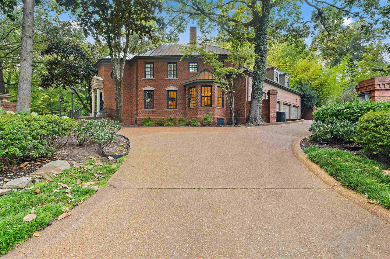 425 North River Oaks Rd, Memphis, TN 38120