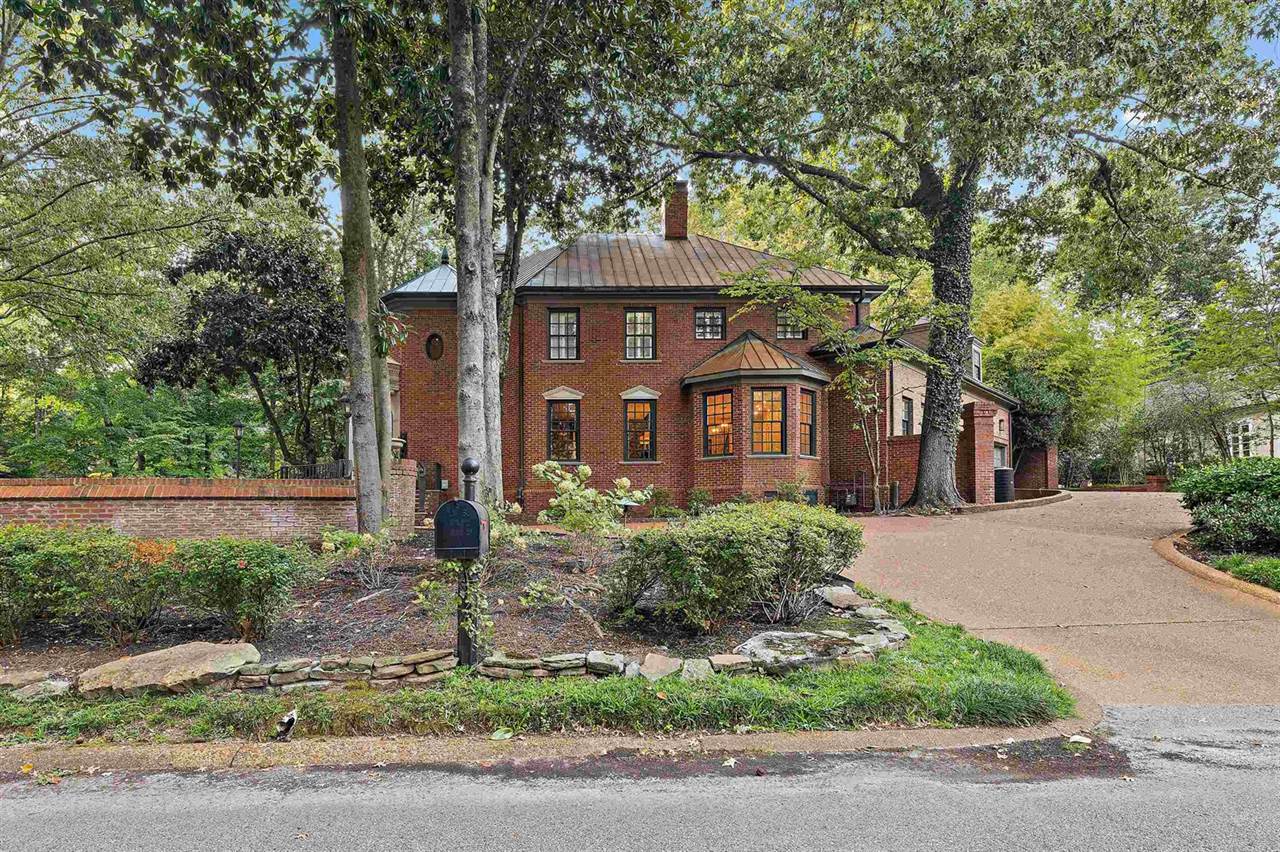 425 North River Oaks Rd, Memphis, TN 38120