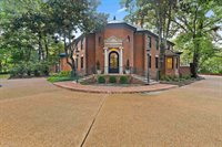 425 North River Oaks Rd, Memphis, TN 38120