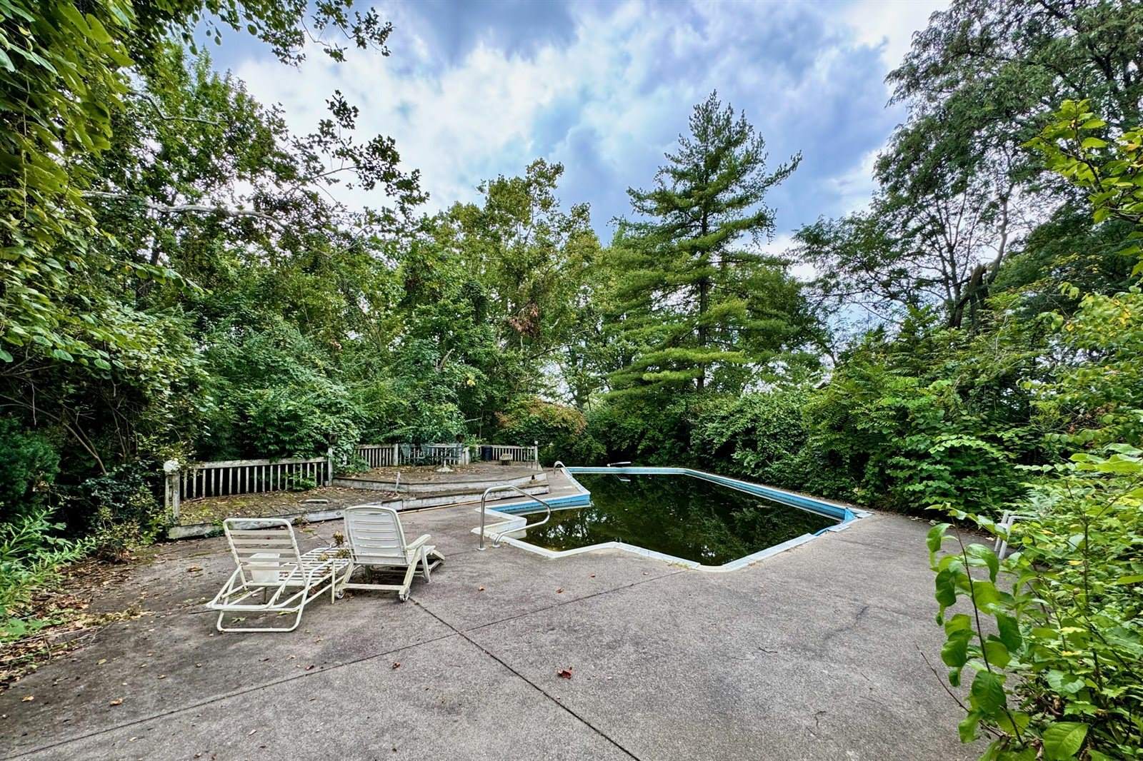 831 Persimmon Place, Columbus, OH 43213