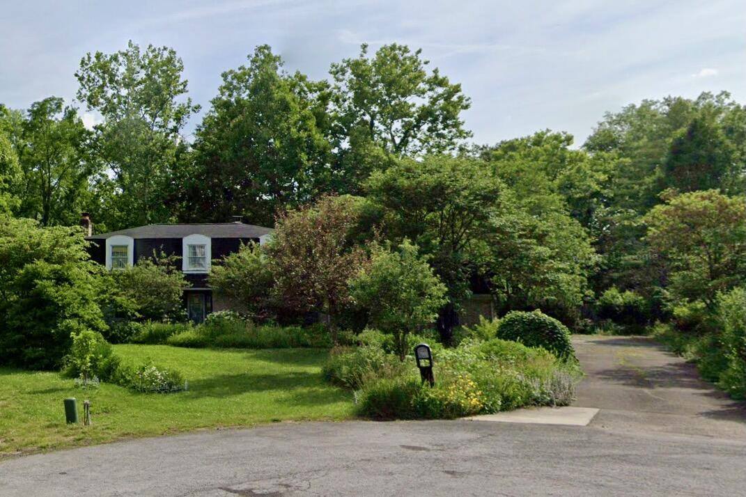 831 Persimmon Place, Columbus, OH 43213