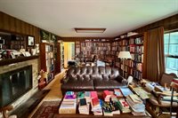 831 Persimmon Place, Columbus, OH 43213