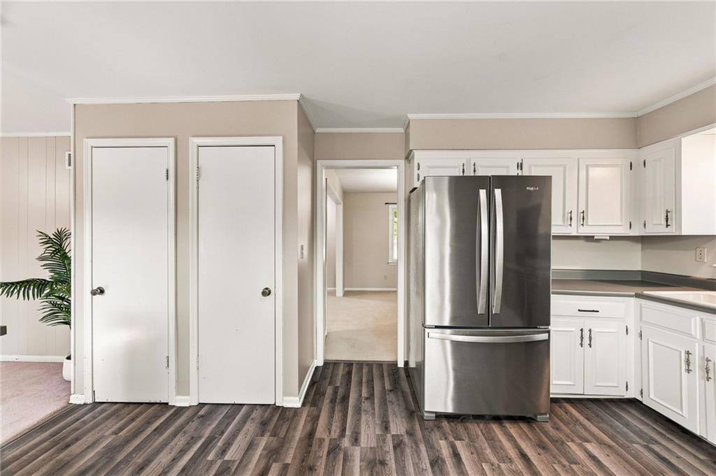 6830 NW Cross Road, Parkville, MO 64152
