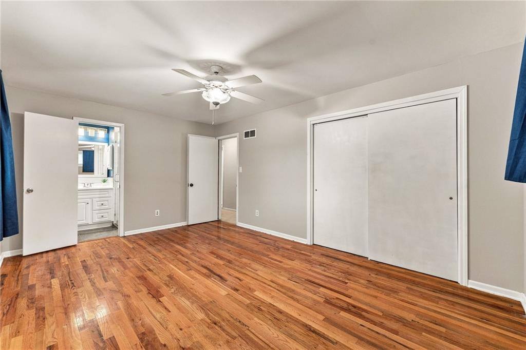 6830 NW Cross Road, Parkville, MO 64152