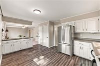 6830 NW Cross Road, Parkville, MO 64152