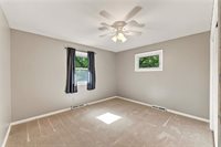 6830 NW Cross Road, Parkville, MO 64152