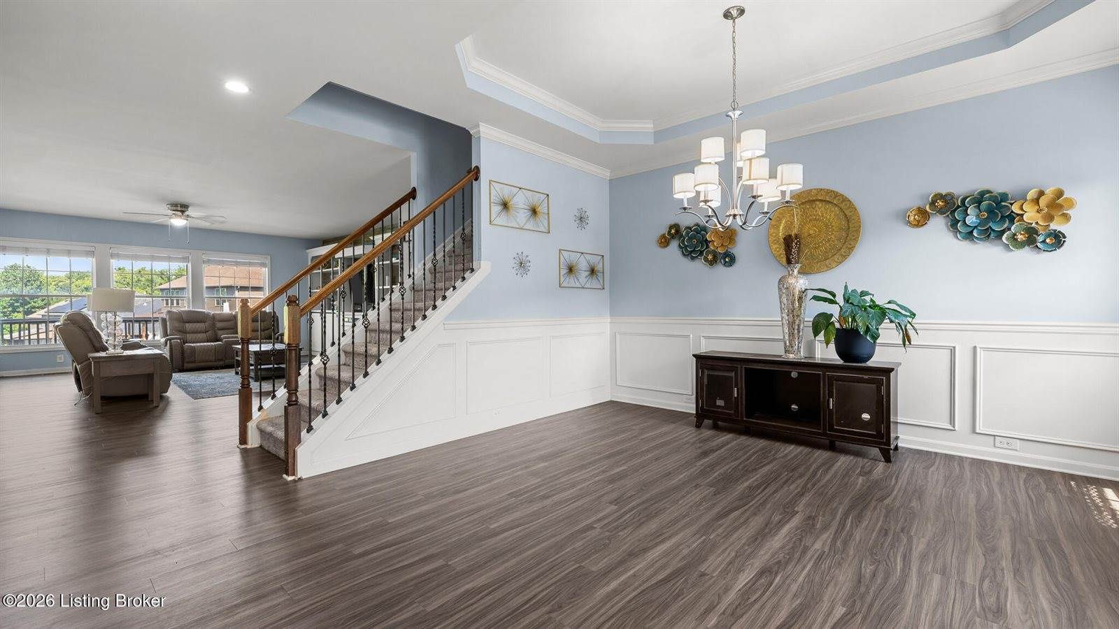 10226 Park Lake Dr, Louisville, KY 40229