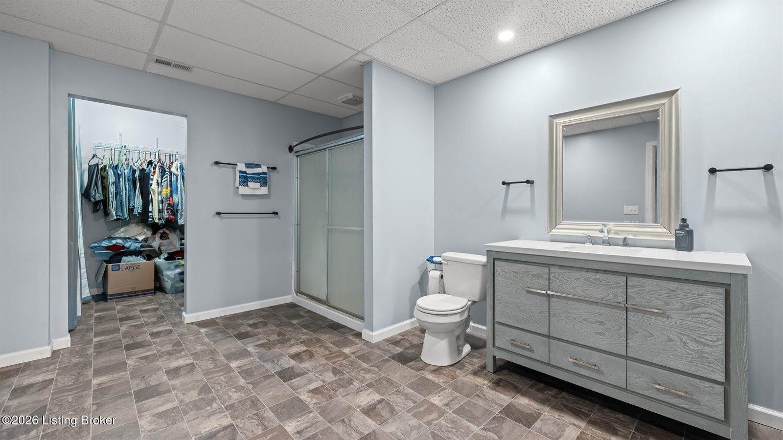 10226 Park Lake Dr, Louisville, KY 40229