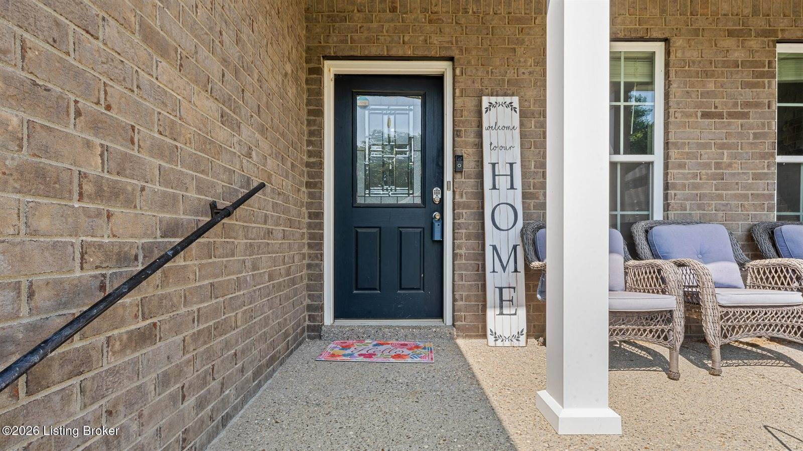 10226 Park Lake Dr, Louisville, KY 40229