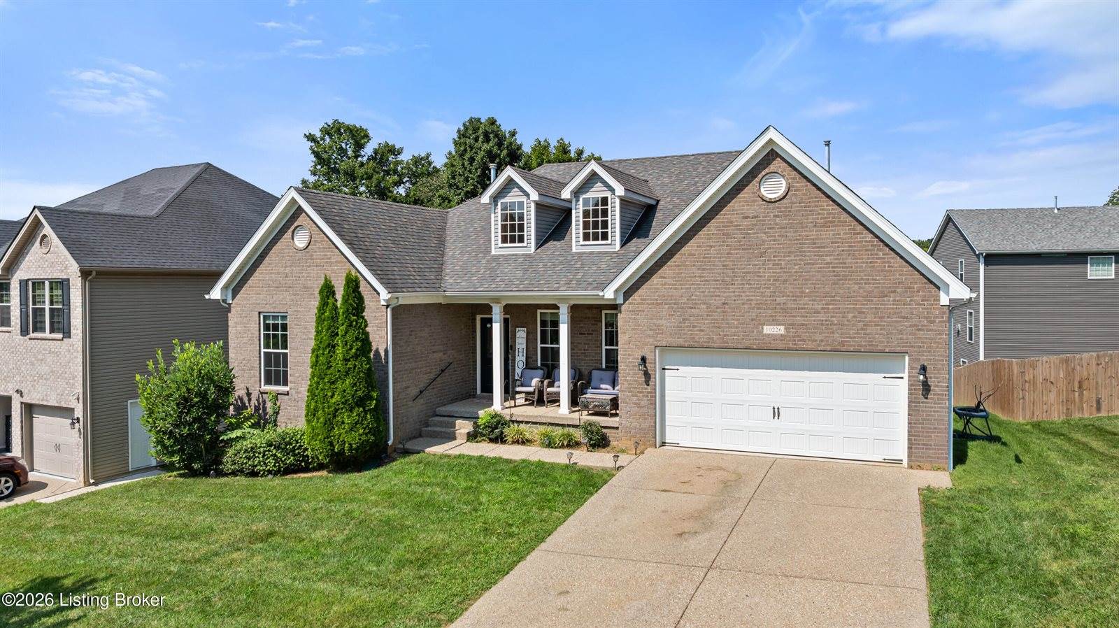 10226 Park Lake Dr, Louisville, KY 40229