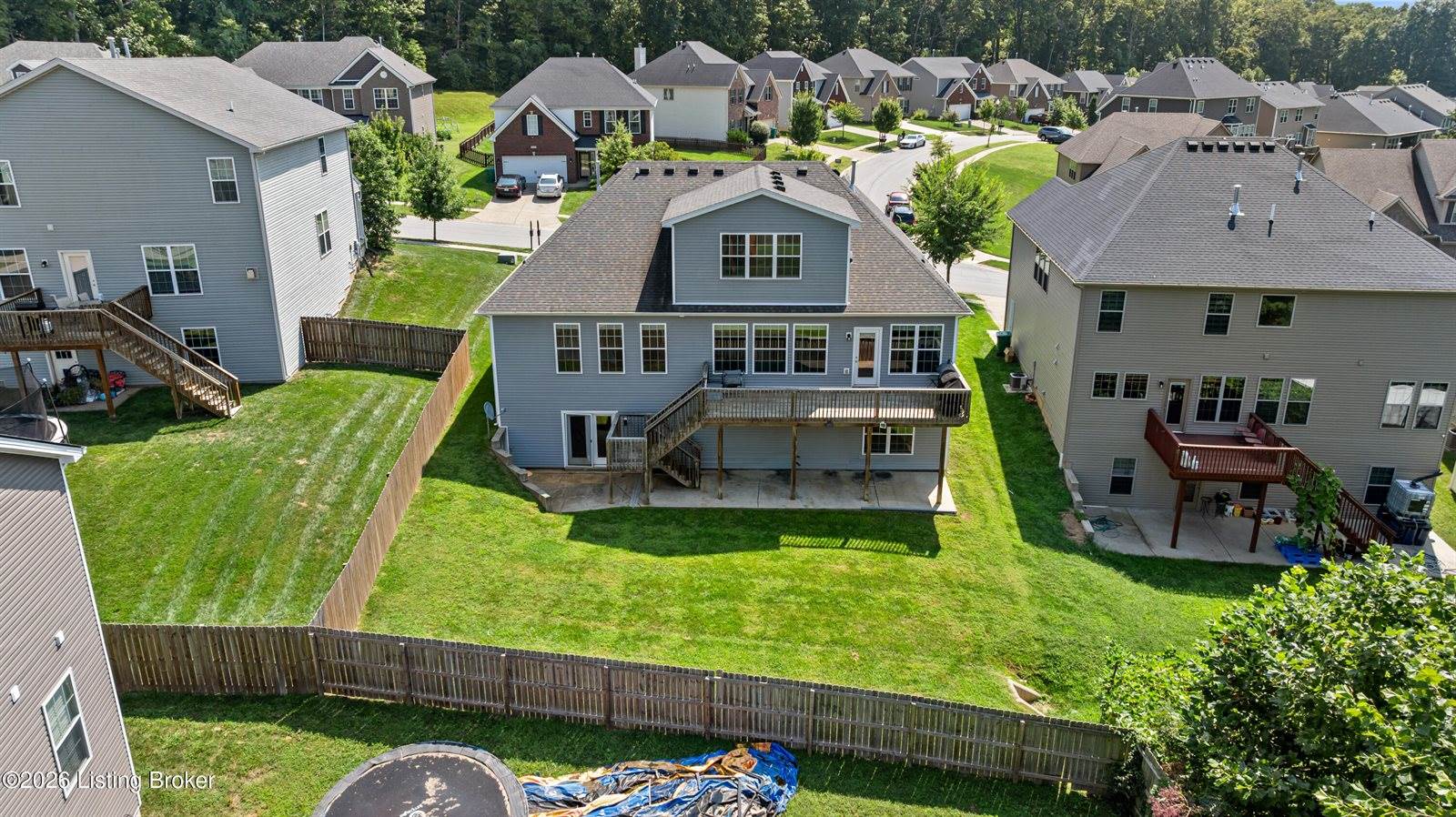 10226 Park Lake Dr, Louisville, KY 40229