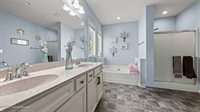 10226 Park Lake Dr, Louisville, KY 40229