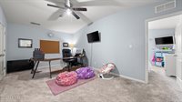 10226 Park Lake Dr, Louisville, KY 40229