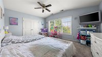 10226 Park Lake Dr, Louisville, KY 40229