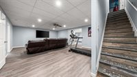 10226 Park Lake Dr, Louisville, KY 40229