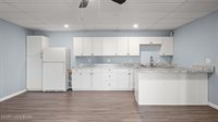 10226 Park Lake Dr, Louisville, KY 40229
