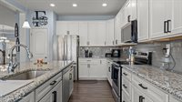 10226 Park Lake Dr, Louisville, KY 40229