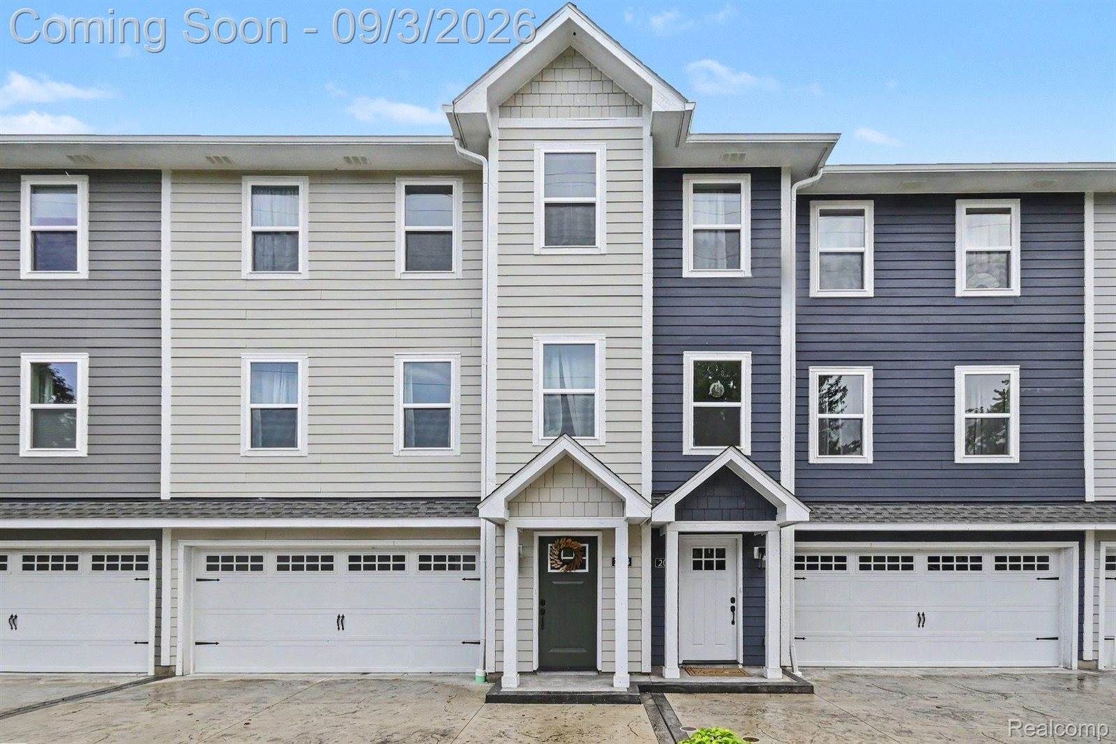 204 Oakwood Street, Holly Village, MI 48442