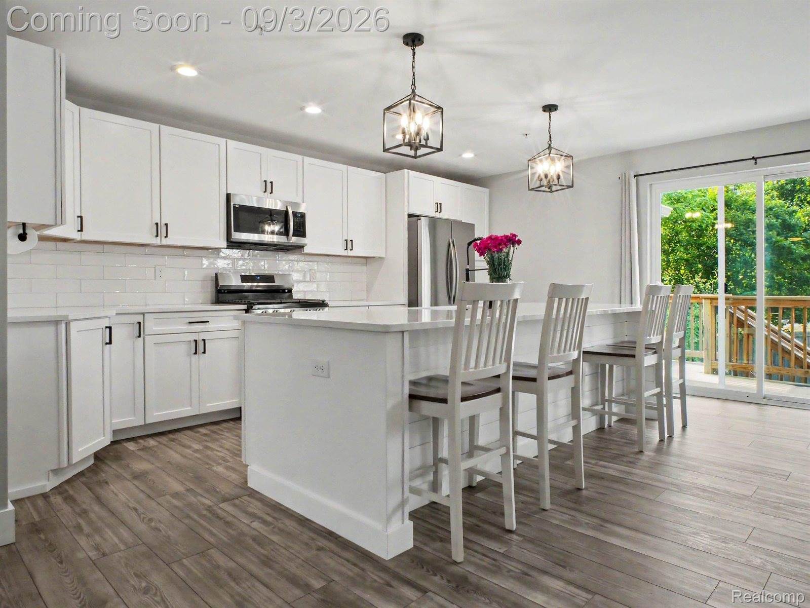 204 Oakwood Street, Holly Village, MI 48442