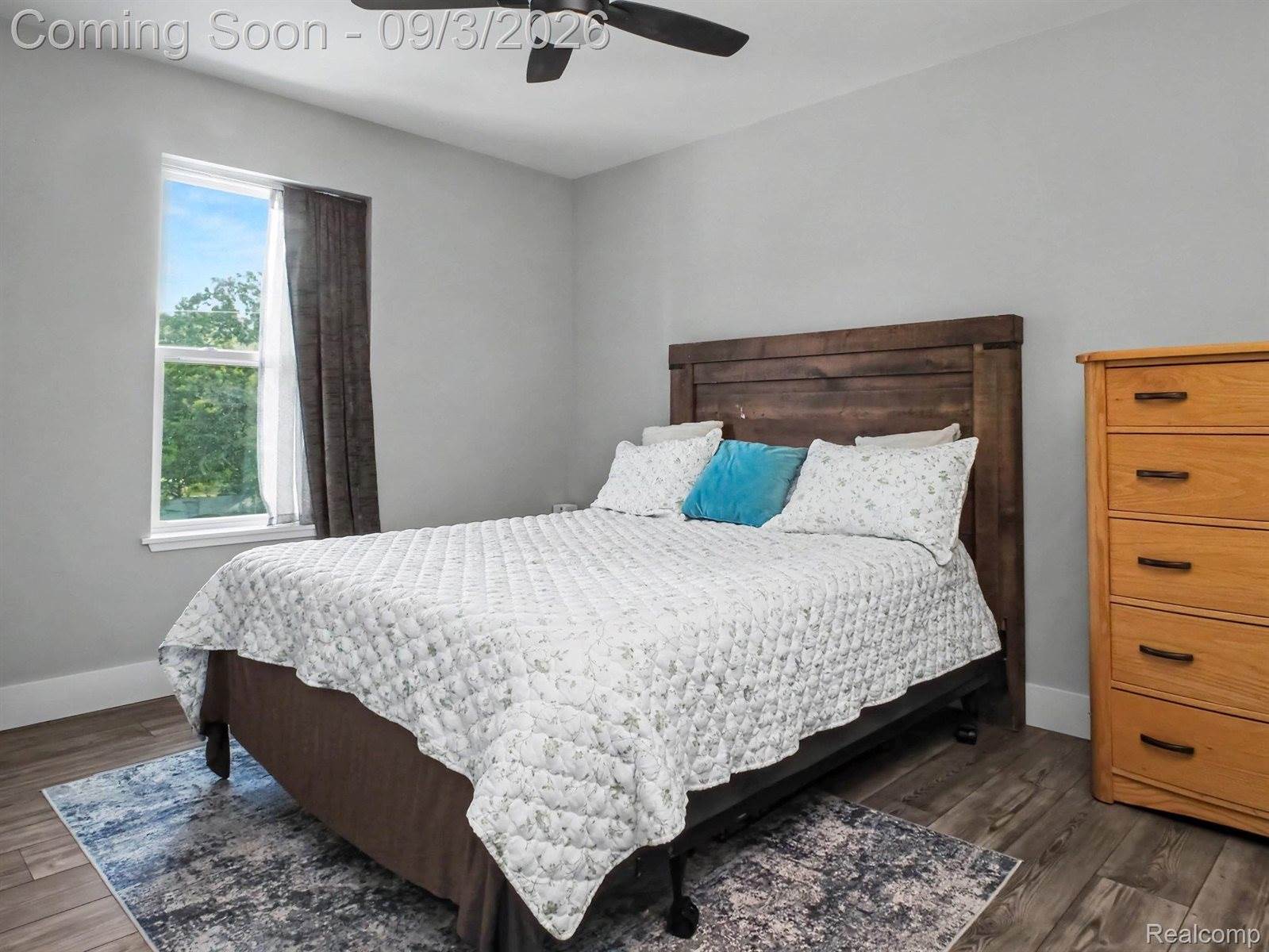 204 Oakwood Street, Holly Village, MI 48442