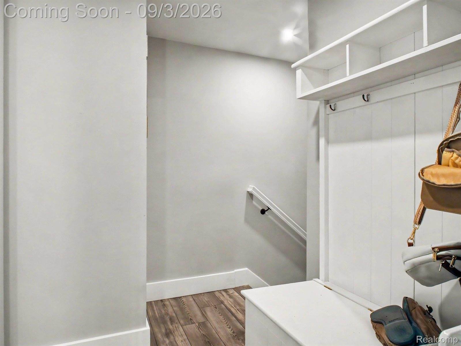 204 Oakwood Street, Holly Village, MI 48442