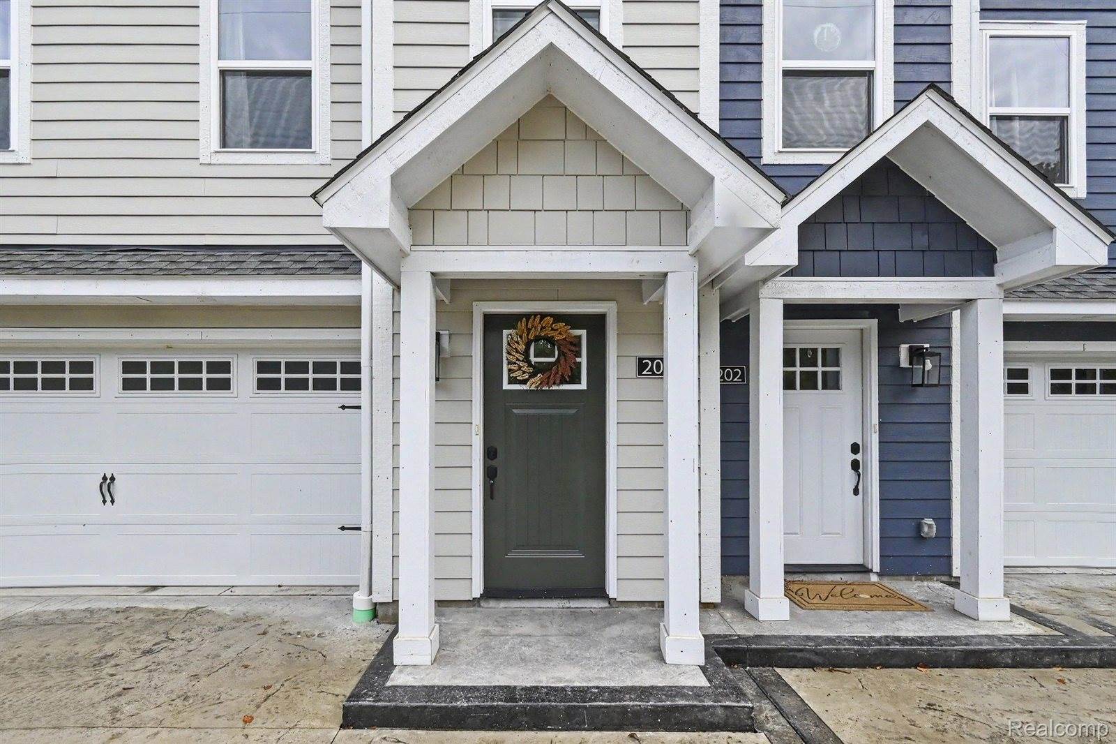 204 Oakwood Street, Holly Village, MI 48442