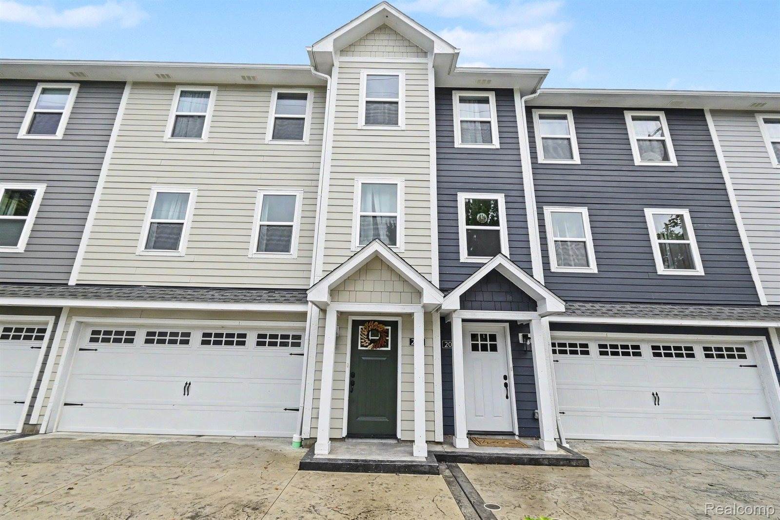 204 Oakwood Street, Holly Village, MI 48442