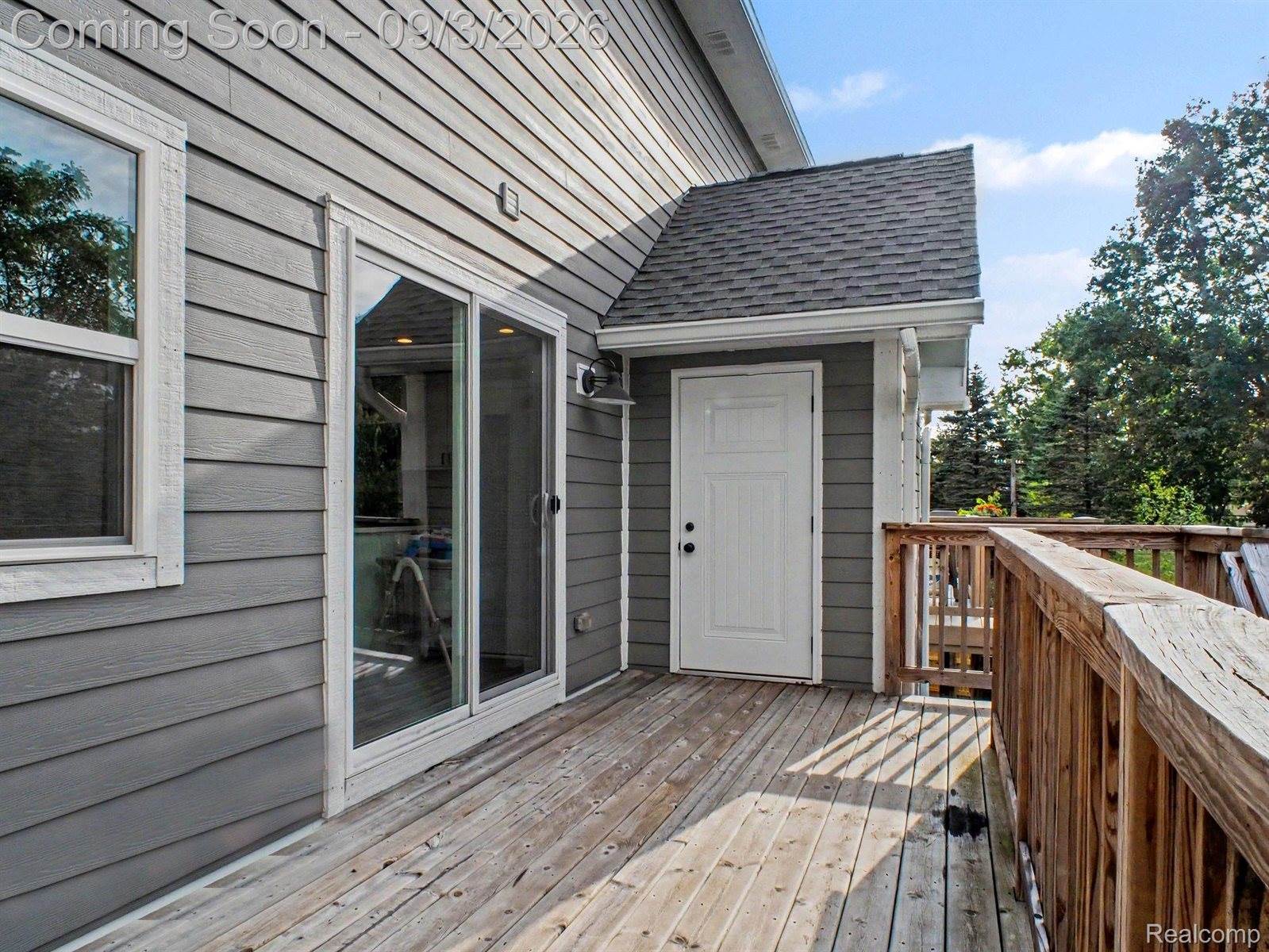 204 Oakwood Street, Holly Village, MI 48442