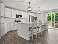 204 Oakwood Street, Holly Village, MI 48442