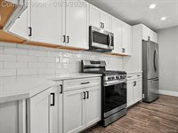 204 Oakwood Street, Holly Village, MI 48442