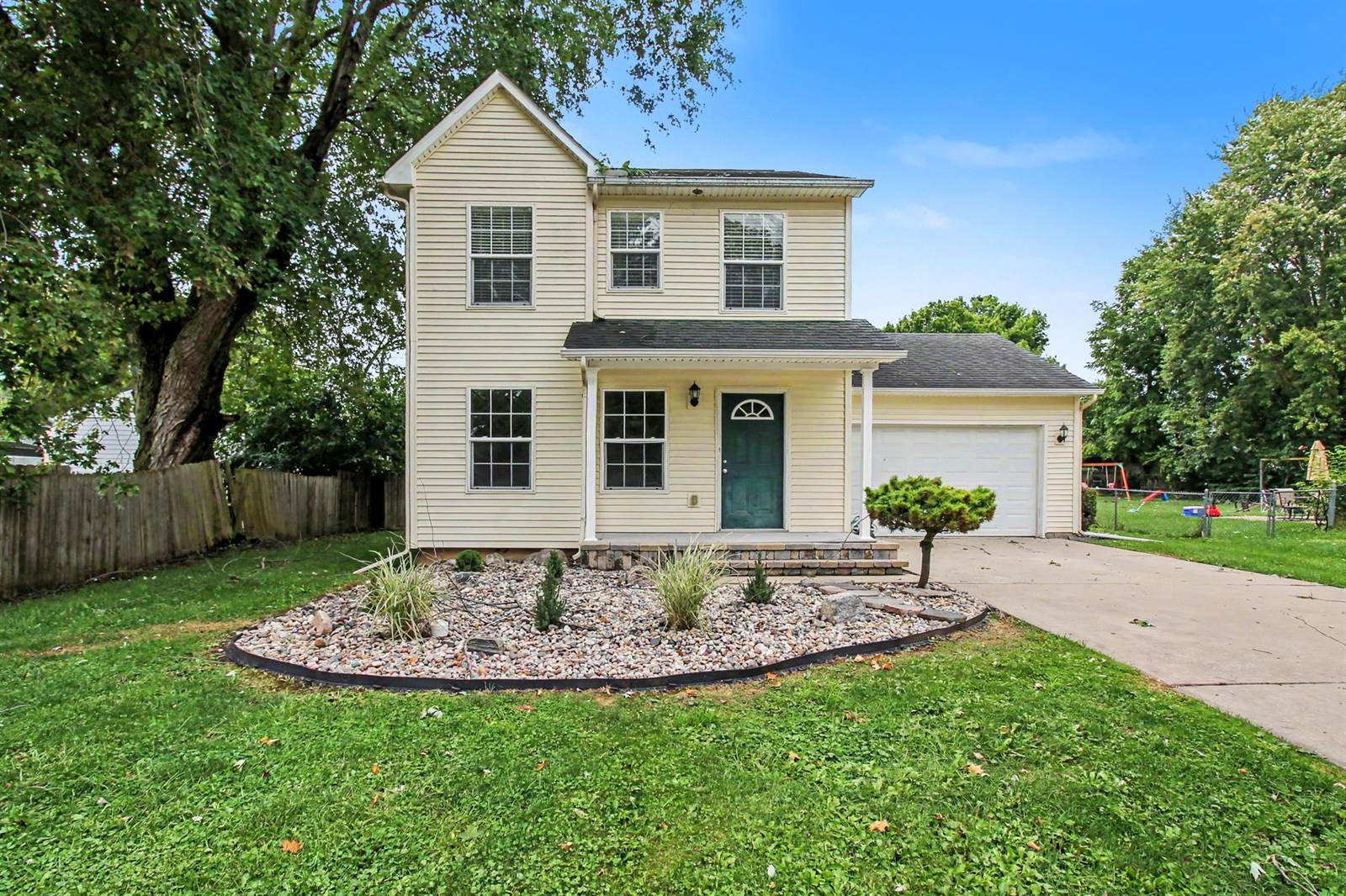 212 Clark, Webberville, MI 48892