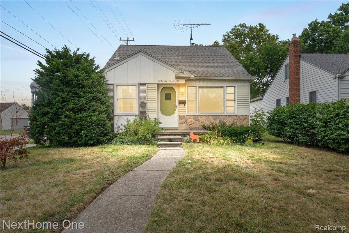 4296 Phillips Avenue, Berkley, MI 48072