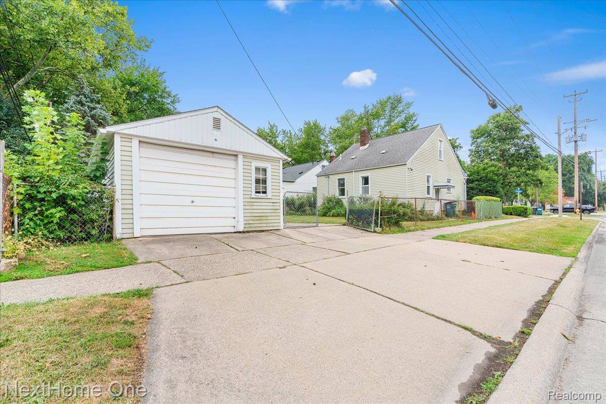 4296 Phillips Avenue, Berkley, MI 48072
