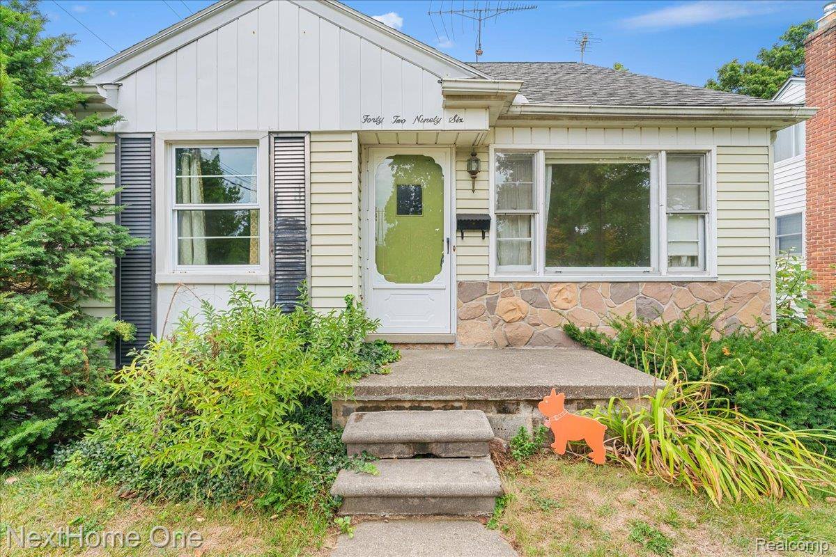 4296 Phillips Avenue, Berkley, MI 48072