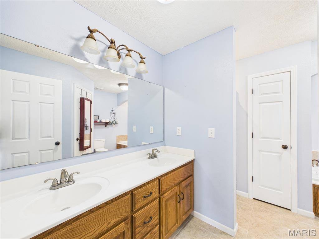 15455 Top Drive, Saint Robert, MO 65584