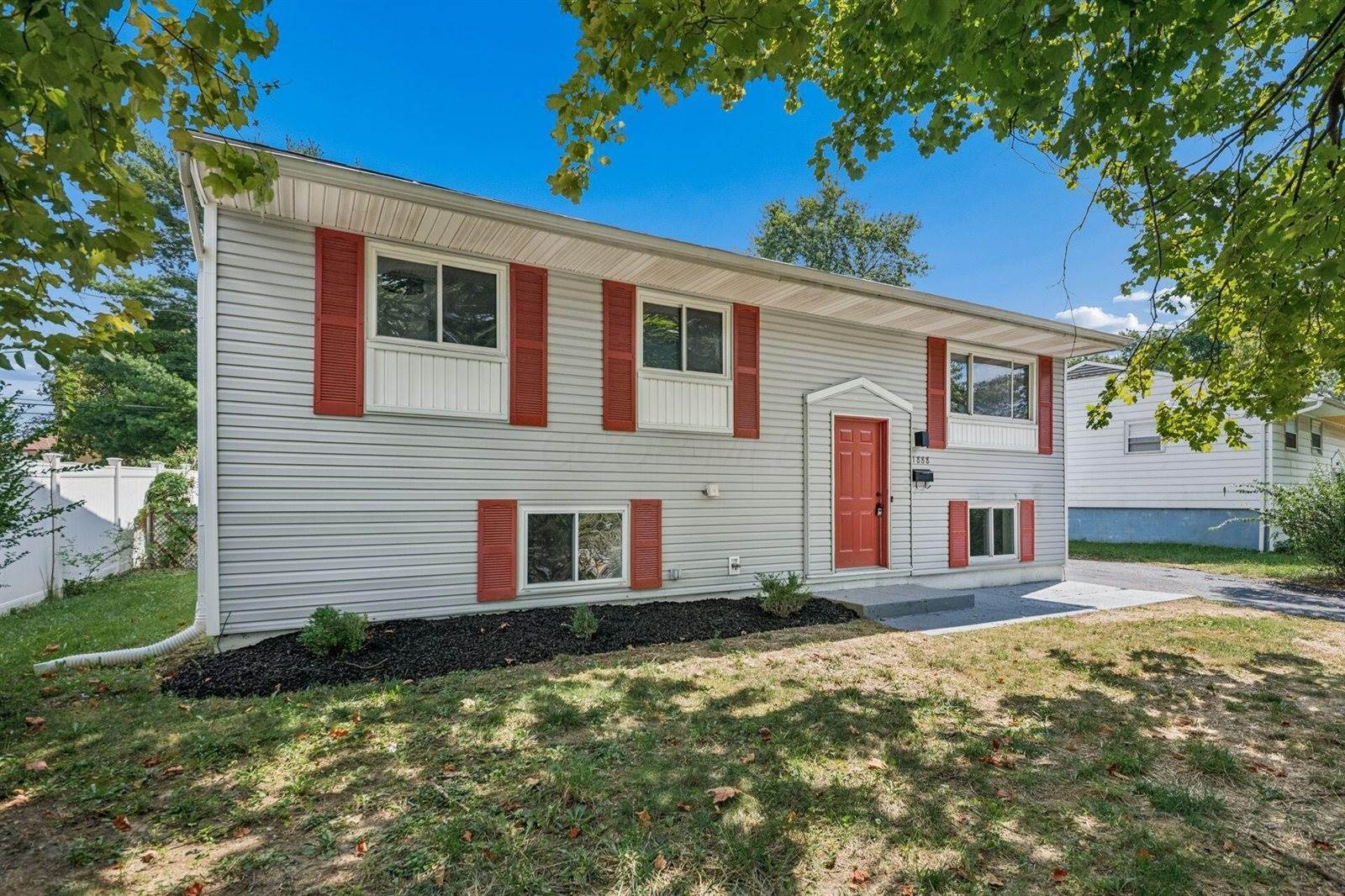 1888 Woodcrest Road, Columbus, OH 43232