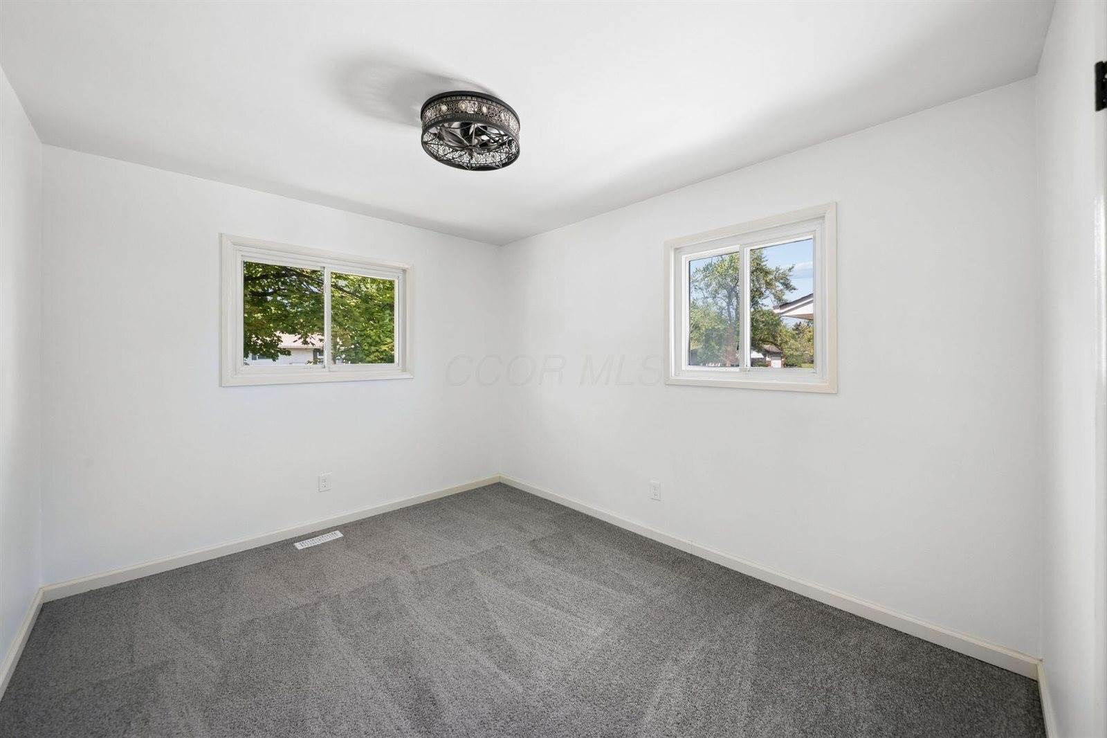 1888 Woodcrest Road, Columbus, OH 43232