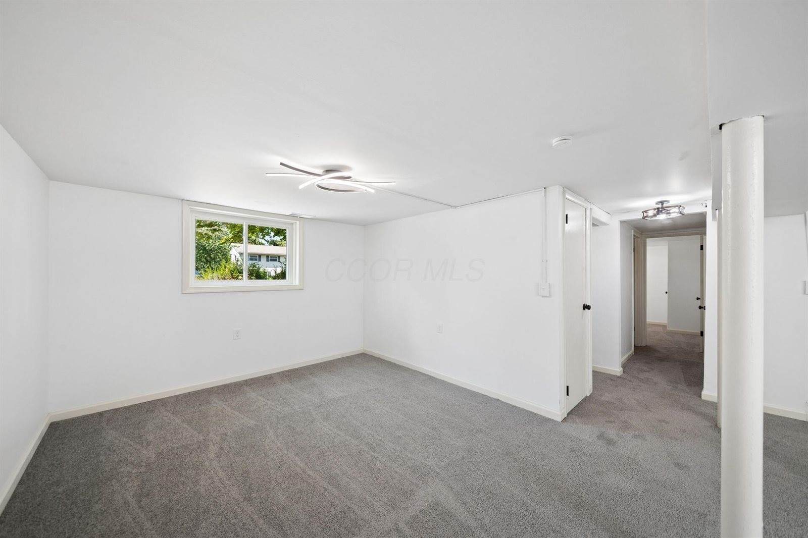 1888 Woodcrest Road, Columbus, OH 43232