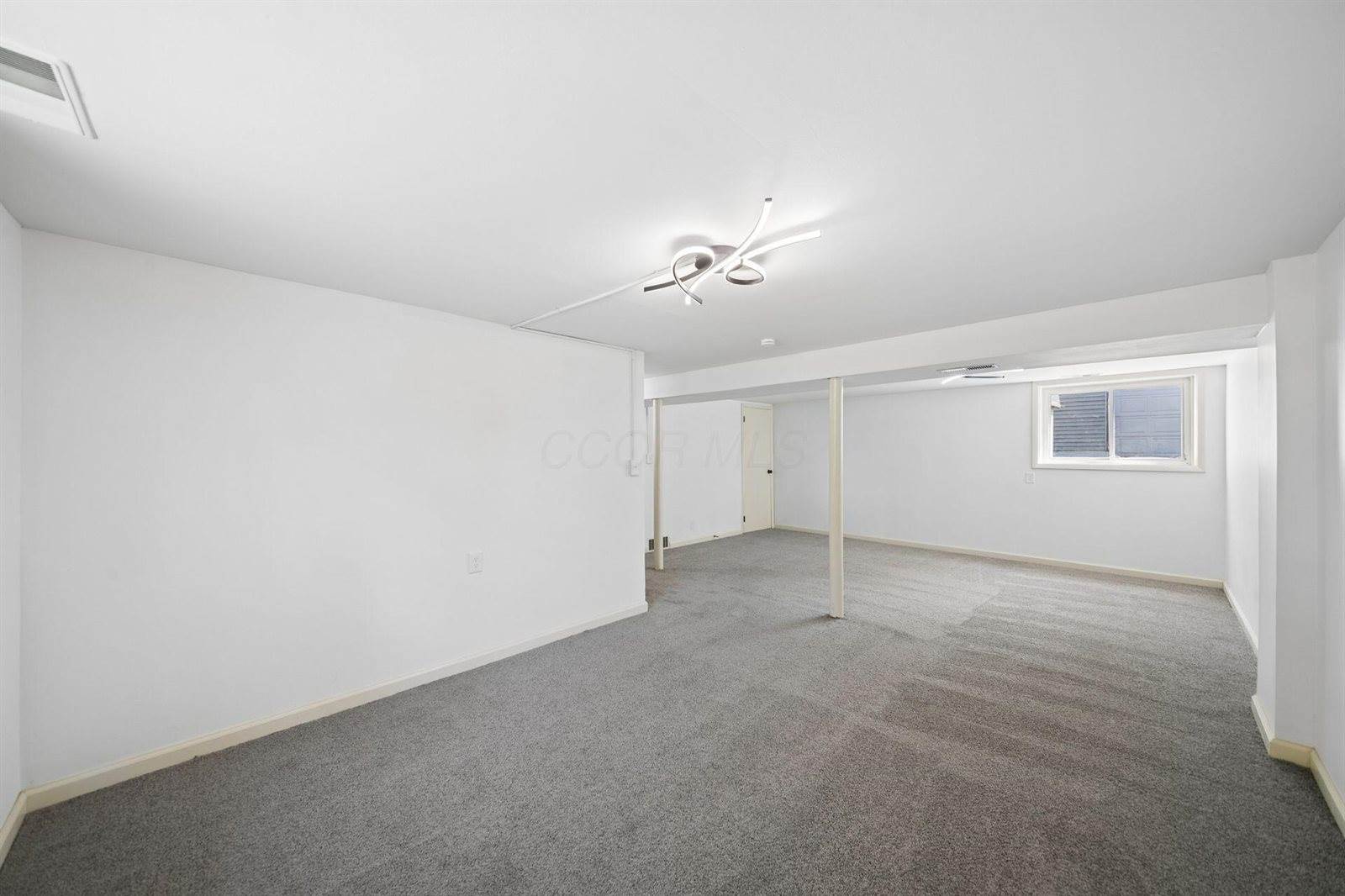 1888 Woodcrest Road, Columbus, OH 43232